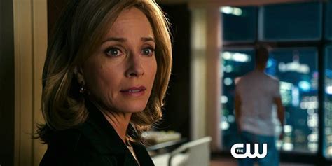 arrow oliver's mom